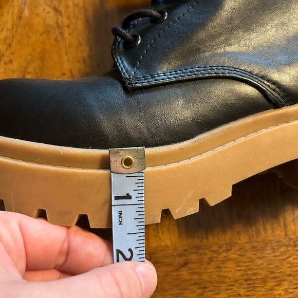 Urban Outfitters Boots Combat Black Lace Up Tan Rubber Sole Casual Neutral Brody - Picture 12 of 14